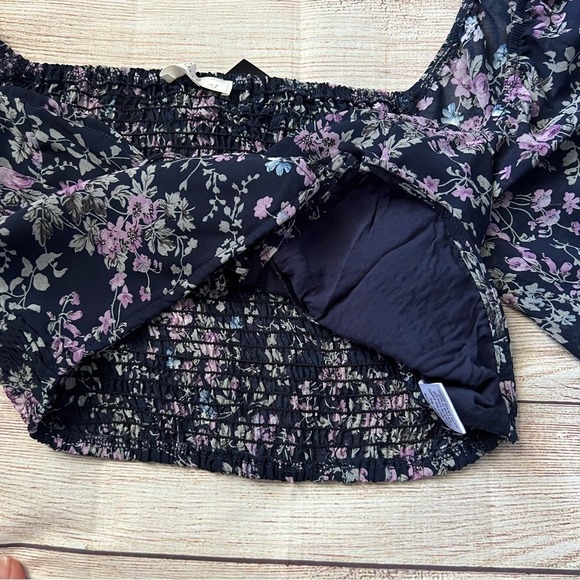 New Blush BJ Ruched Floral Front Lace up Crop Top Quarter sleeve Size Medium - Picture 9 of 10